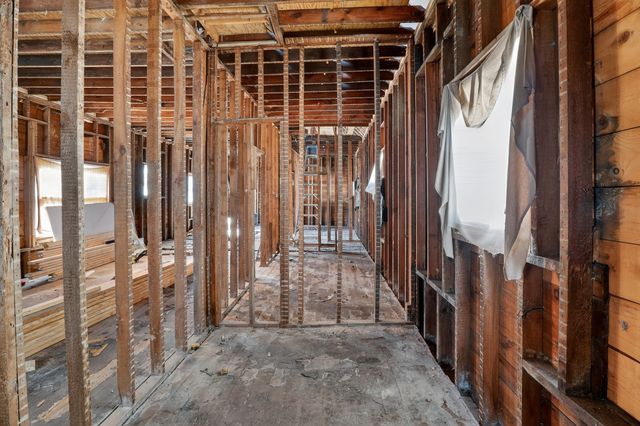 9952 S VINCENNES Avenue, Chicago, IL 60643