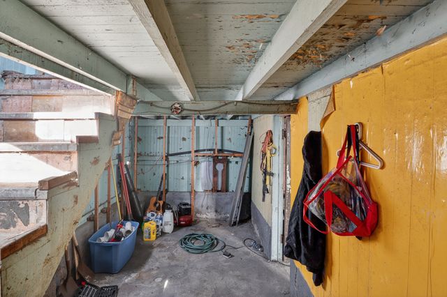 9952 S VINCENNES Avenue, Chicago, IL 60643