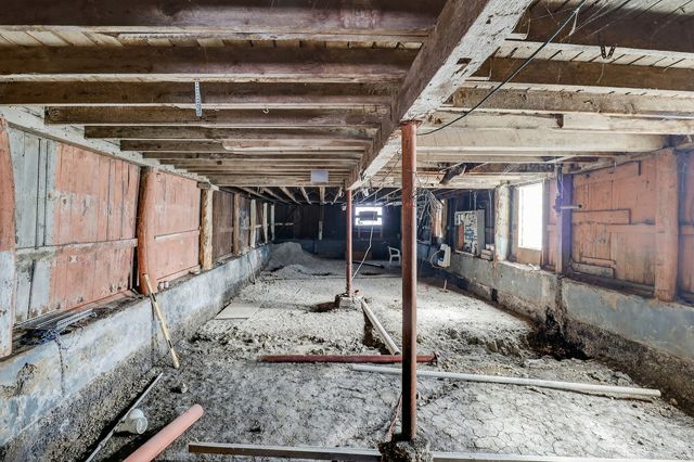 9952 S VINCENNES Avenue, Chicago, IL 60643