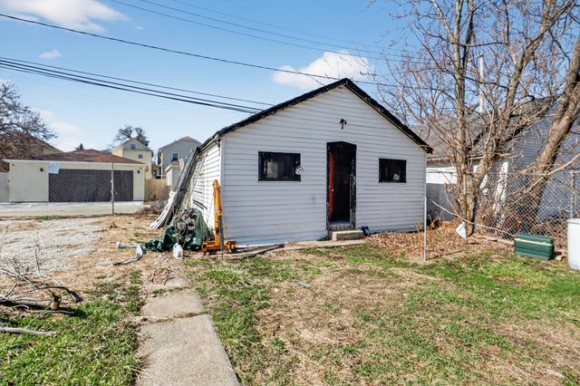 9952 S VINCENNES Avenue, Chicago, IL 60643