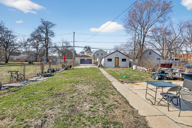 9952 S VINCENNES Avenue, Chicago, IL 60643