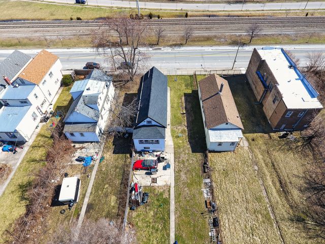 9952 S VINCENNES Avenue, Chicago, IL 60643