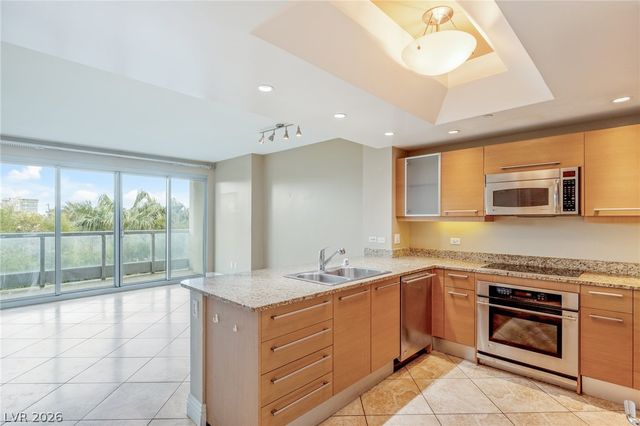 322 Karen Avenue 205, Las Vegas, NV 89109
