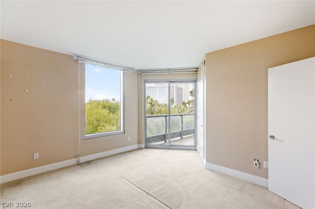 322 Karen Avenue 205, Las Vegas, NV 89109