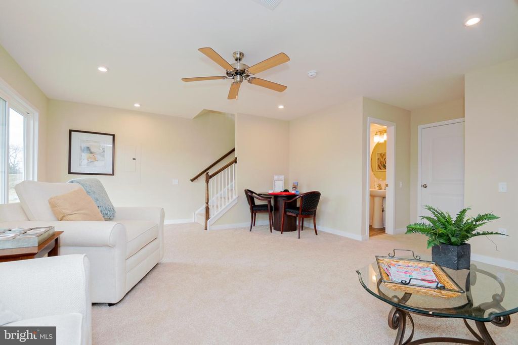 Image 11 of property listing at 203 CASE RD, Townsend, DE 19734