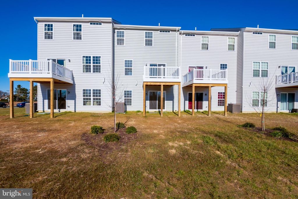 Image 3 of property listing at 203 CASE RD, Townsend, DE 19734