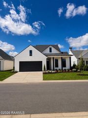 205 Queenstown Avenue, Youngsville, LA 70592