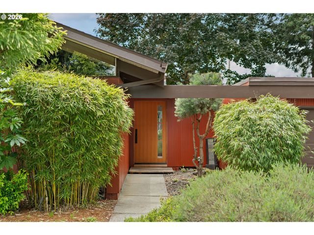 15210 Ne HOYT St, Portland, OR 97230