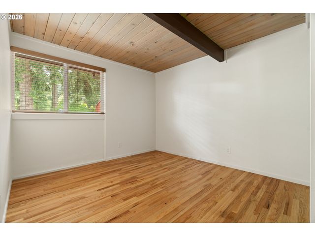 15210 Ne HOYT St, Portland, OR 97230