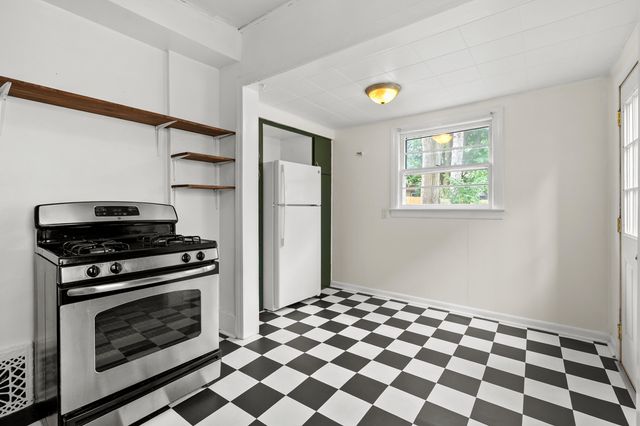 1318 Oak Street, Kalamazoo City, MI 49008