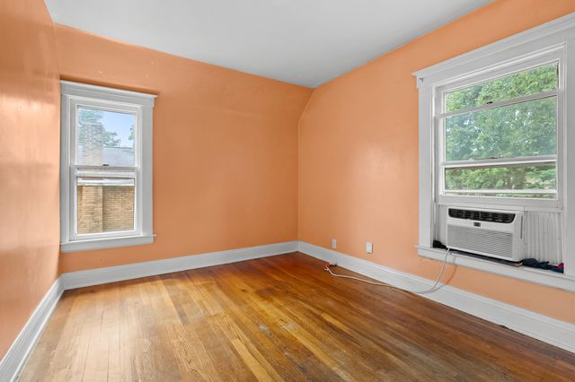 1318 Oak Street, Kalamazoo City, MI 49008