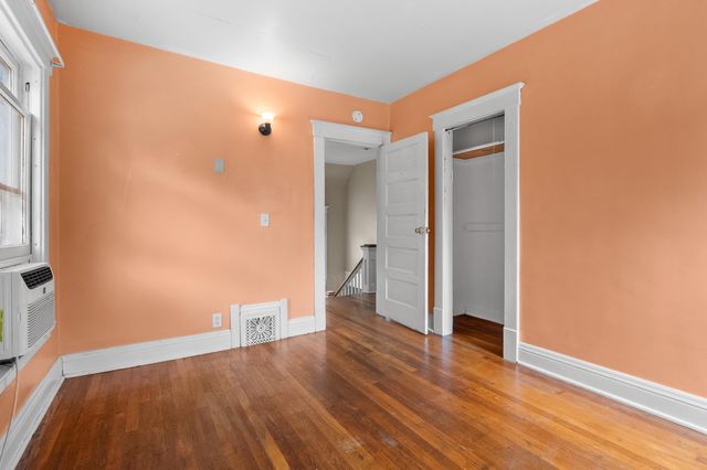 1318 Oak Street, Kalamazoo City, MI 49008