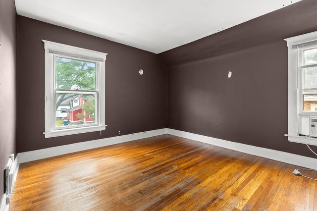 1318 Oak Street, Kalamazoo City, MI 49008