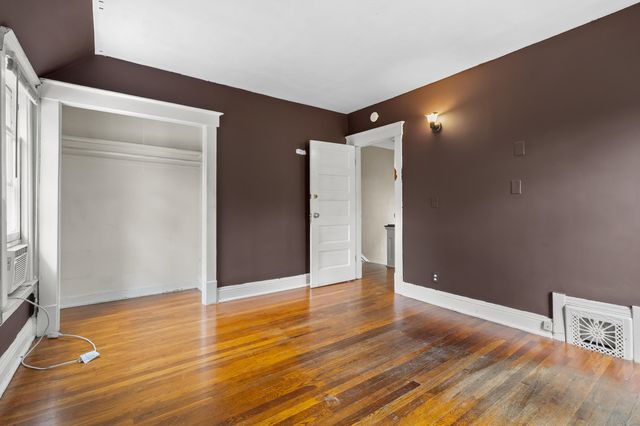 1318 Oak Street, Kalamazoo City, MI 49008