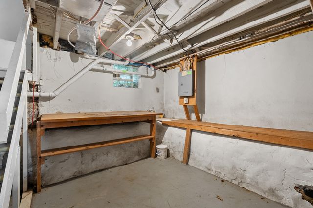 1318 Oak Street, Kalamazoo City, MI 49008