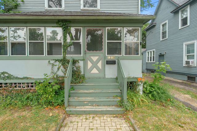 1318 Oak Street, Kalamazoo City, MI 49008
