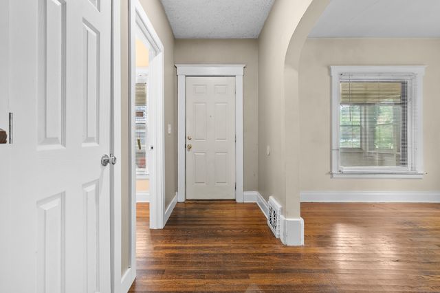 1318 Oak Street, Kalamazoo City, MI 49008