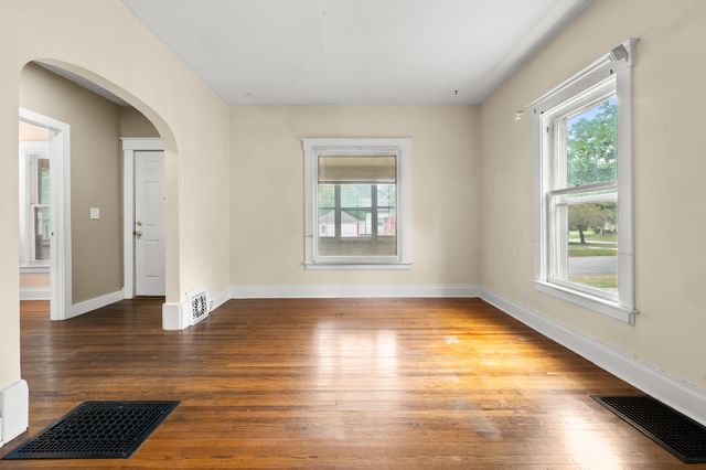 1318 Oak Street, Kalamazoo City, MI 49008