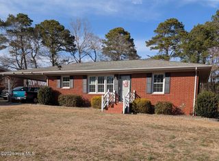 205 Lakeside Drive, Snow Hill, NC 28580