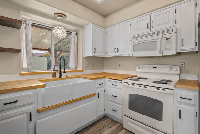 1517 Molly Lane, Grants Pass, OR 97527