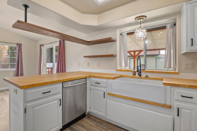 1517 Molly Lane, Grants Pass, OR 97527