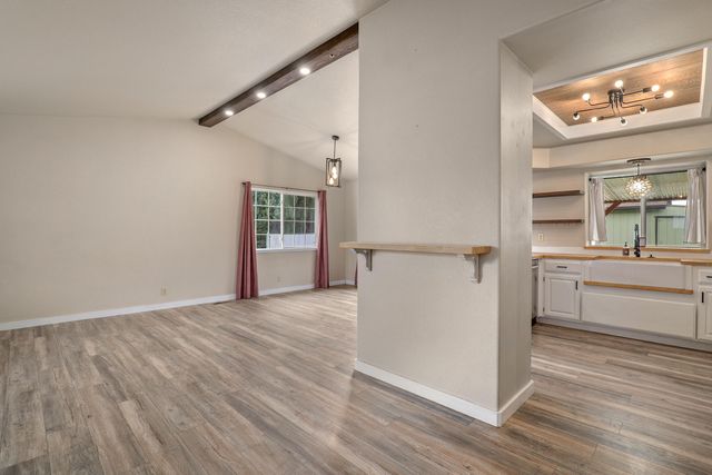 1517 Molly Lane, Grants Pass, OR 97527