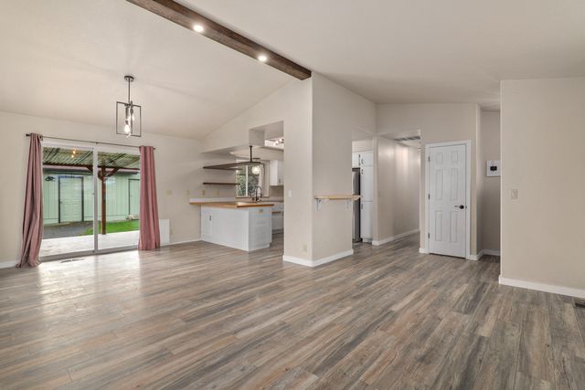 1517 Molly Lane, Grants Pass, OR 97527