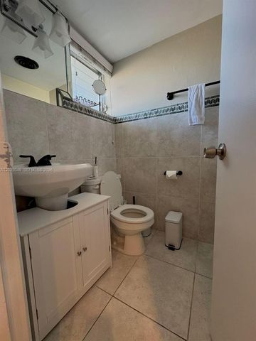 1530 NE 191st Street 241, Miami, FL 33179