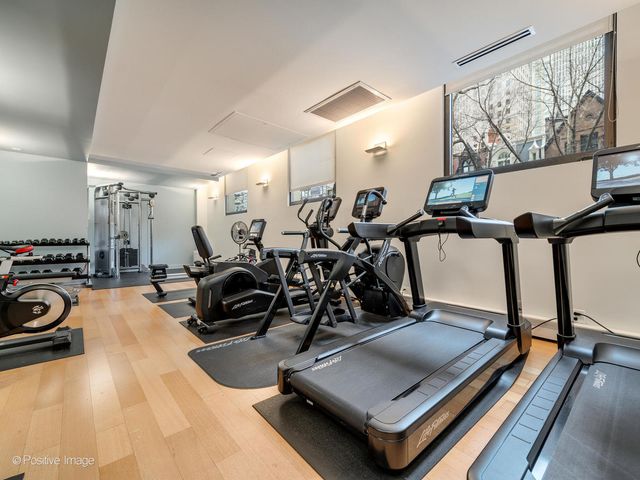 100 E Bellevue Place 6D, Chicago, IL 60611