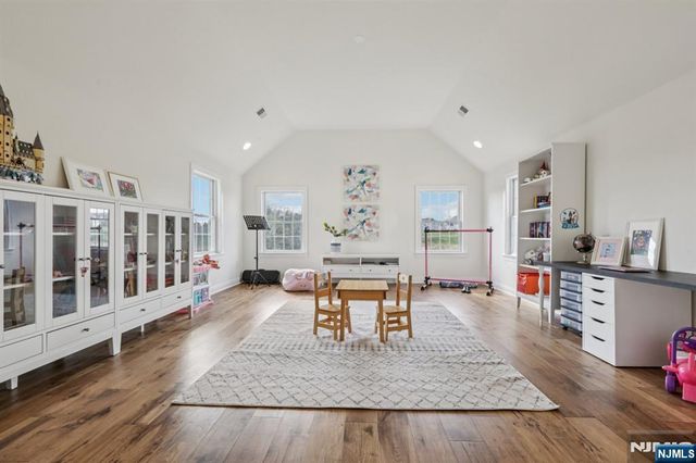 22 Woodmere Road, Upper Saddle River, NJ 07458