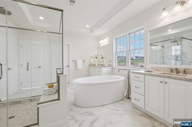 22 Woodmere Road, Upper Saddle River, NJ 07458