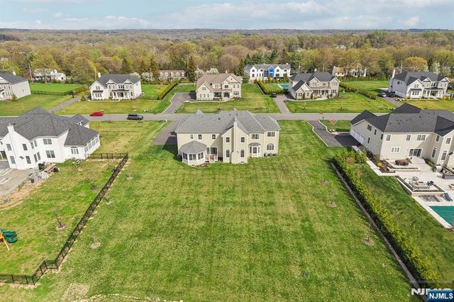 22 Woodmere Road, Upper Saddle River, NJ 07458