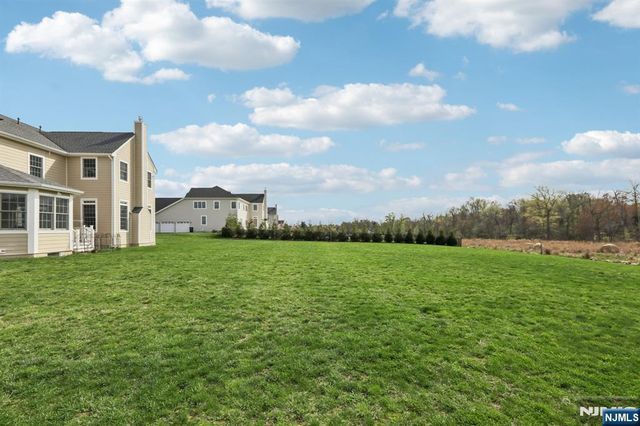 22 Woodmere Road, Upper Saddle River, NJ 07458