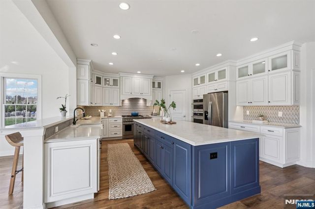 22 Woodmere Road, Upper Saddle River, NJ 07458