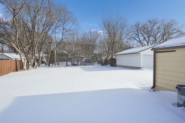 318 12th Street N, Moorhead, MN 56560