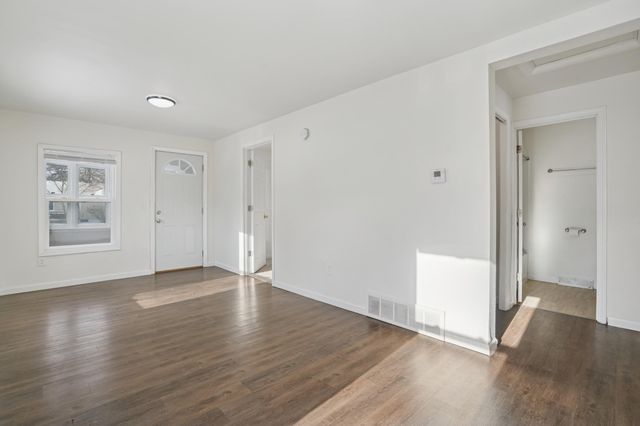 318 12th Street N, Moorhead, MN 56560