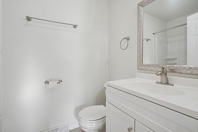 318 12th Street N, Moorhead, MN 56560