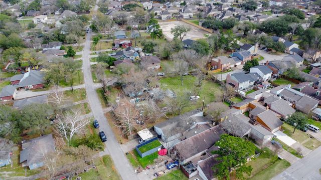 9229 Kerrwood Lane, Houston, TX 77080