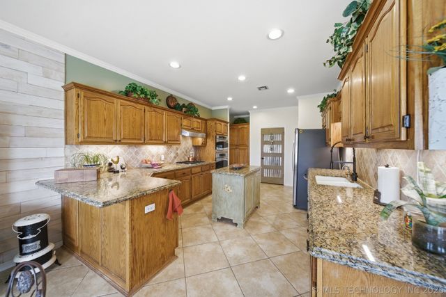 8228 N 175th Avenue E, Owasso, OK 74055