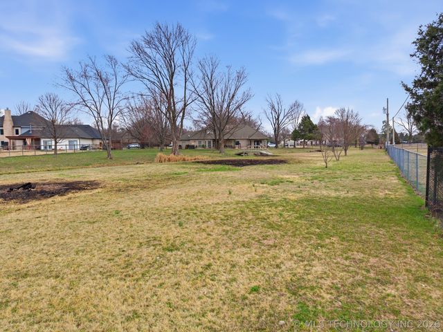 8228 N 175th Avenue E, Owasso, OK 74055