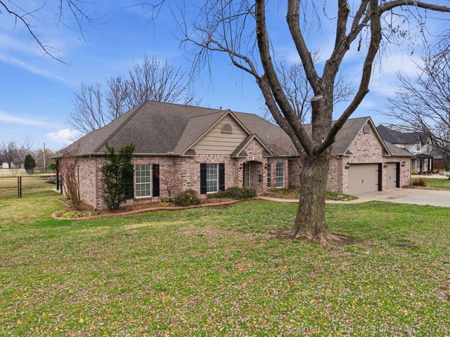 8228 N 175th Avenue E, Owasso, OK 74055