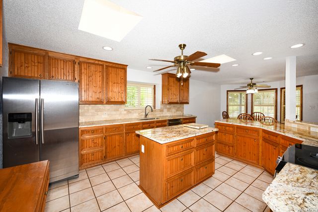 3628 Scenic Dr, Schertz, TX 78108
