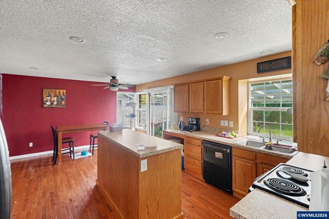 720 Del Mar Dr, Aumsville, OR 97325