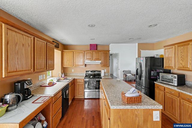 720 Del Mar Dr, Aumsville, OR 97325