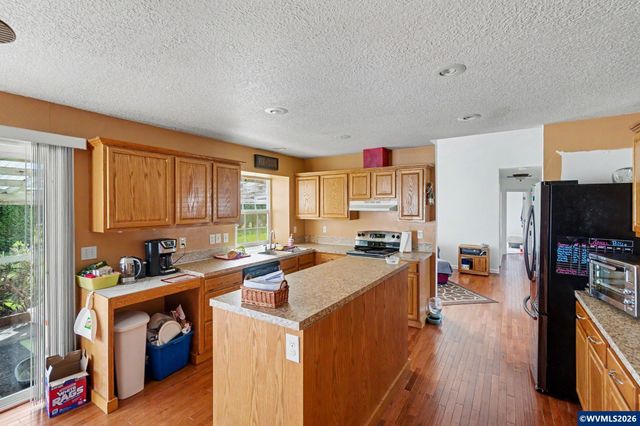 720 Del Mar Dr, Aumsville, OR 97325