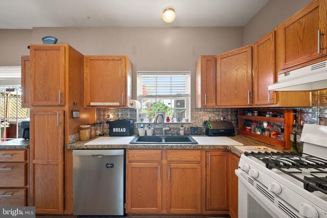 20102 HARDWOOD TER, Ashburn, VA 20147