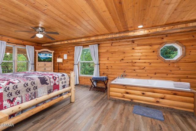 531 Gatlin Drive, Gatlinburg, TN 37738