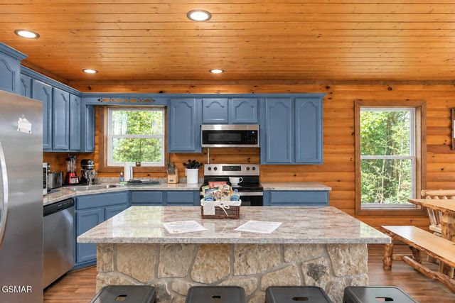 531 Gatlin Drive, Gatlinburg, TN 37738