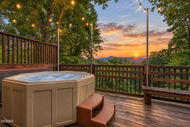 531 Gatlin Drive, Gatlinburg, TN 37738