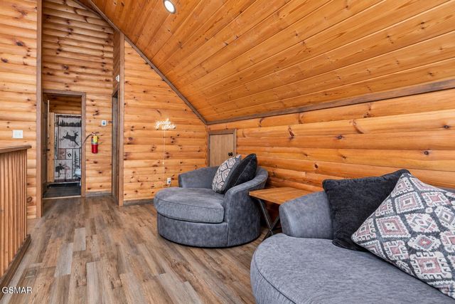 531 Gatlin Drive, Gatlinburg, TN 37738